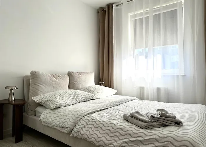 Apartment Iwaszkiewicza - Parking & Balcony Olawa